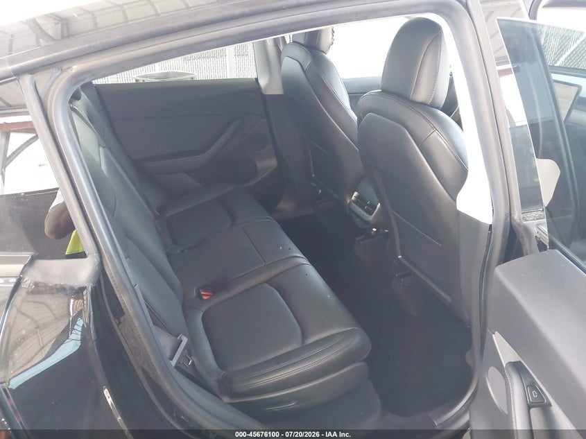 2021 Tesla Model Y Long Range Dual Motor All-Wheel Drive VIN: 5YJYGAEE0MF112605 Lot: 45676100