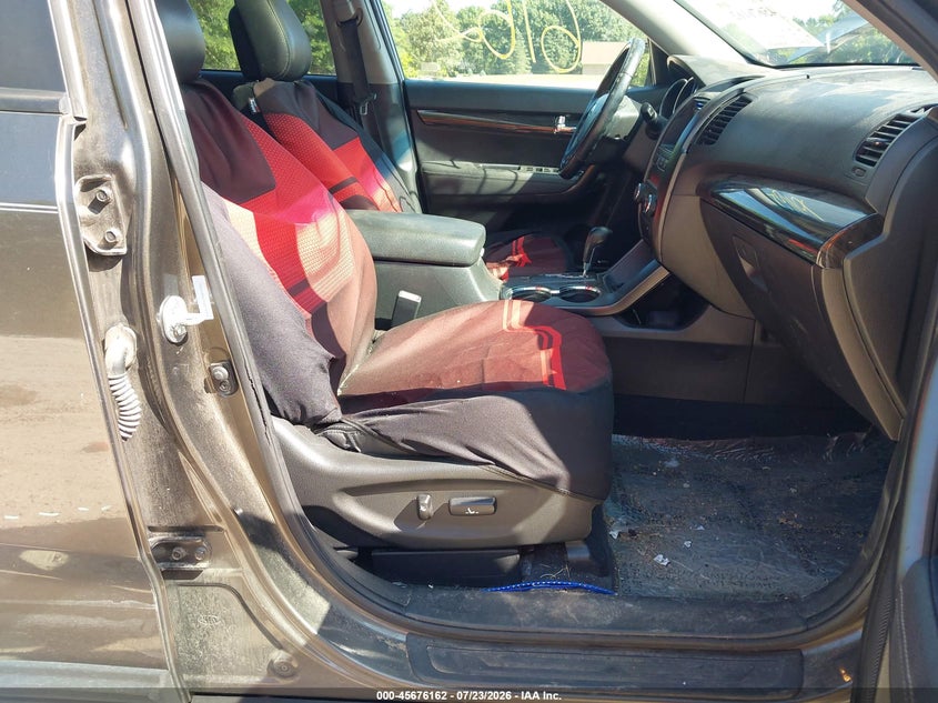 2012 KIA SORENTO auction photo 5