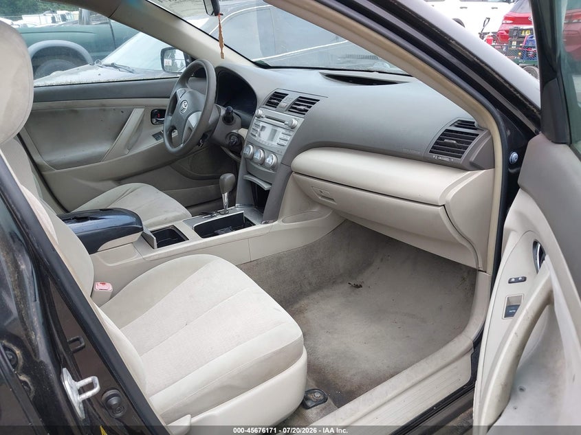 2011 TOYOTA CAMRY auction photo 5