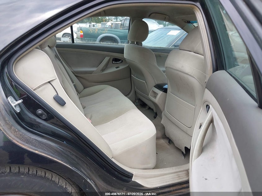2011 TOYOTA CAMRY auction photo 8