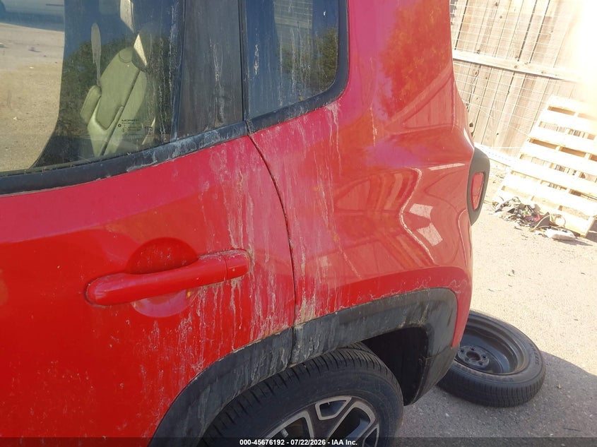 2016 JEEP RENEGADE auction photo 6
