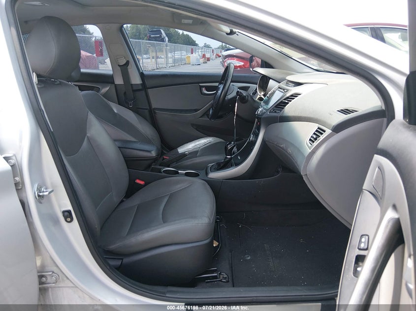 2014 HYUNDAI ELANTRA auction photo 5