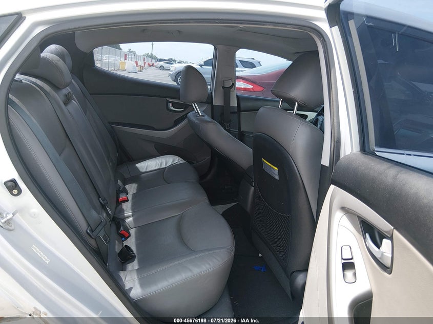 2014 HYUNDAI ELANTRA auction photo 8