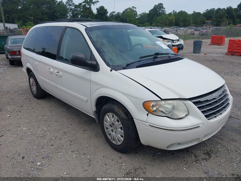 2005 Chrysler Town & Country Lx
