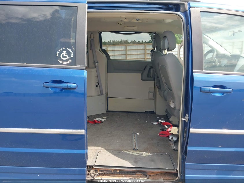 2010 Dodge Grand Caravan Sxt VIN: 2D4RN5D10AR292090 Lot: 45676224