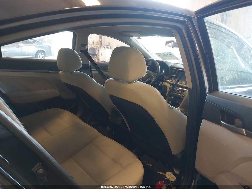 2018 HYUNDAI ELANTRA auction photo 8