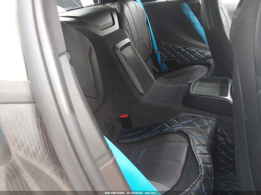 2016 BMW I8 auction photo 8