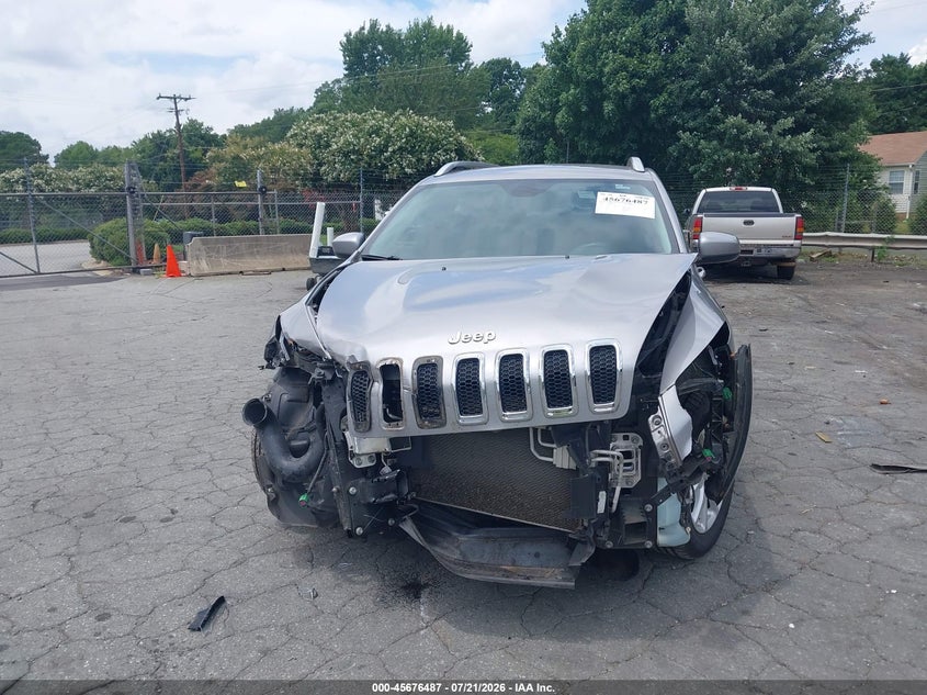 2018 Jeep Cherokee Latitude Fwd VIN: 1C4PJLCX2JD560957 Lot: 45676487