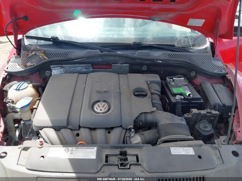 2013 Volkswagen Beetle 2.5L Entry VIN: 3VWFP7AT4DM660596 Lot: 45676549