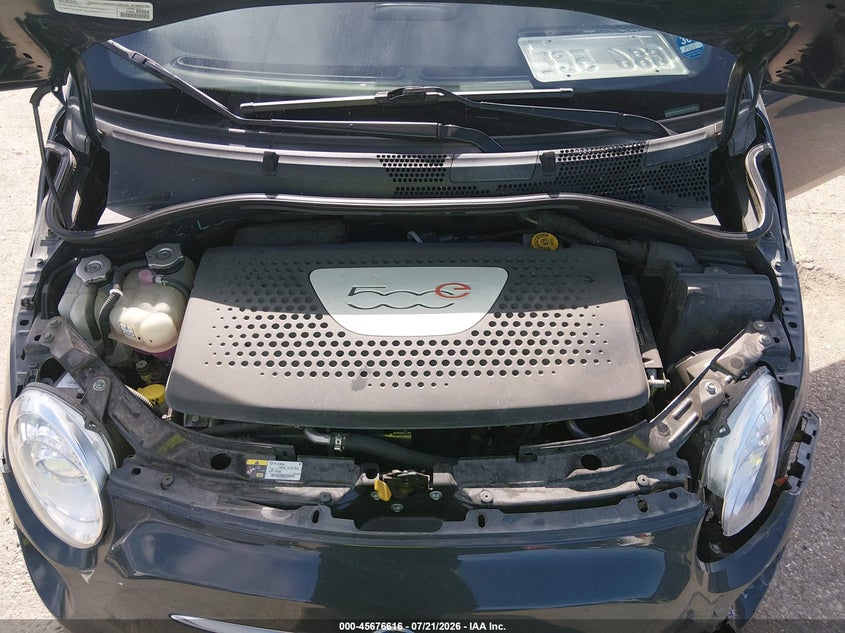 2017 FIAT 500E BATTERY ELECTRIC · Фото 10