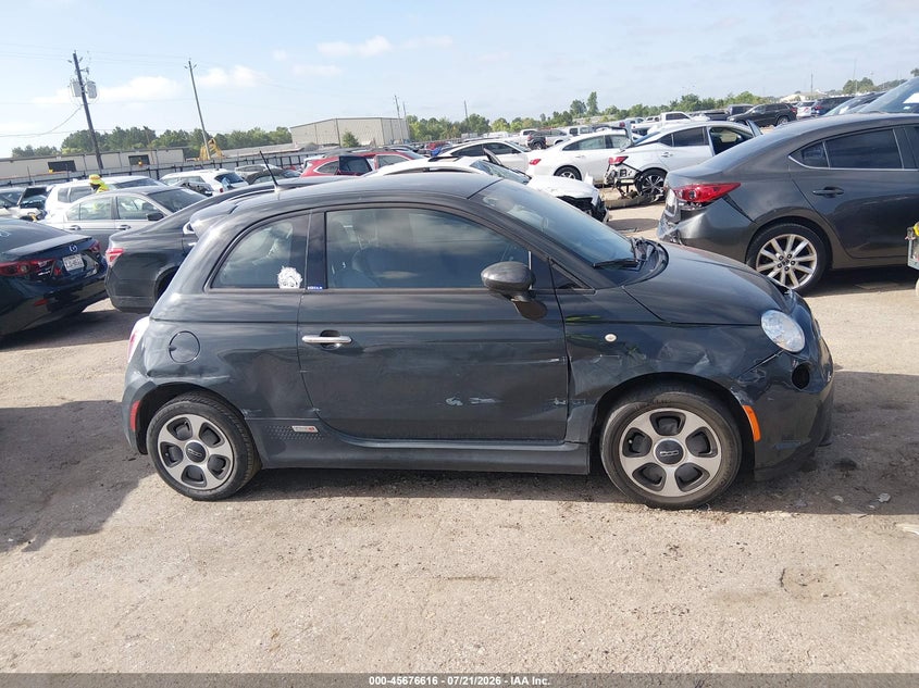 2017 FIAT 500E BATTERY ELECTRIC · Фото 13