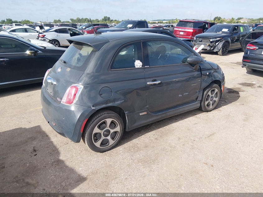 2017 FIAT 500E BATTERY ELECTRIC · Фото 4