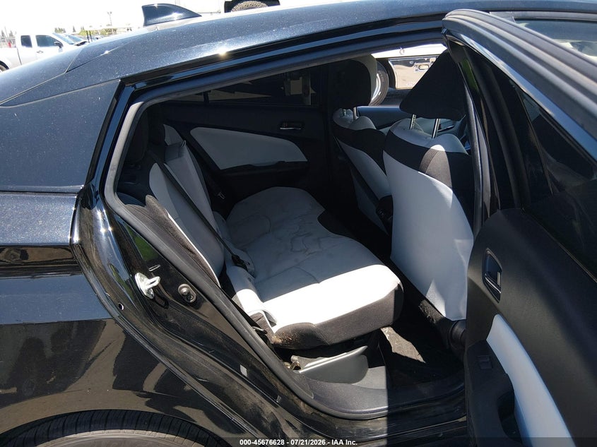 TOYOTA PRIUS - zdjęcie 8