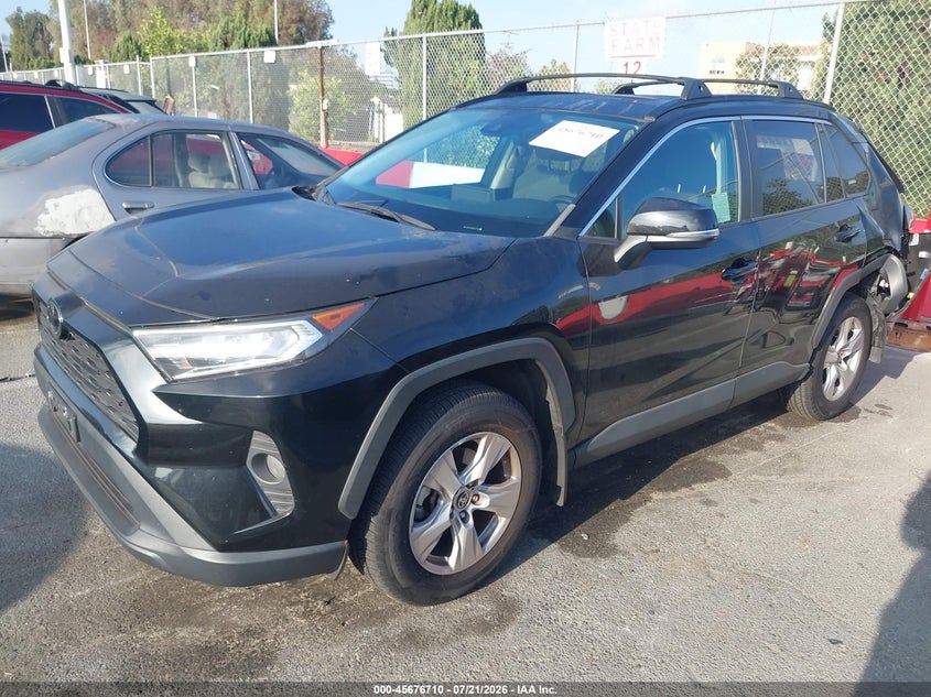2021 Toyota RAV 4, Rear, IAAI, VIN 2T3W1RFVXMC147105 — photo 2
