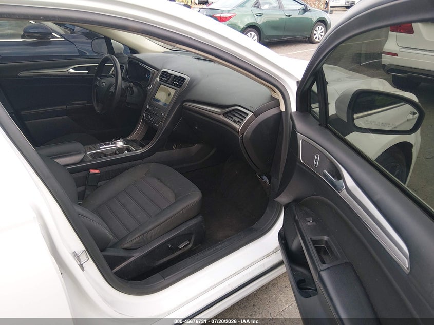 2019 FORD FUSION auction photo 5