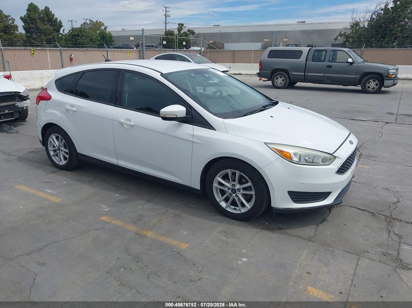 Vin: 1fadp3k26hl271545, lot: 46175351, ford focus se 2017 img_1
