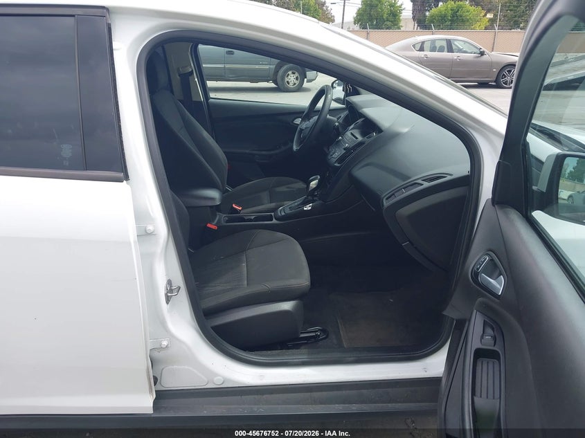 2017 FORD FOCUS auction photo 5