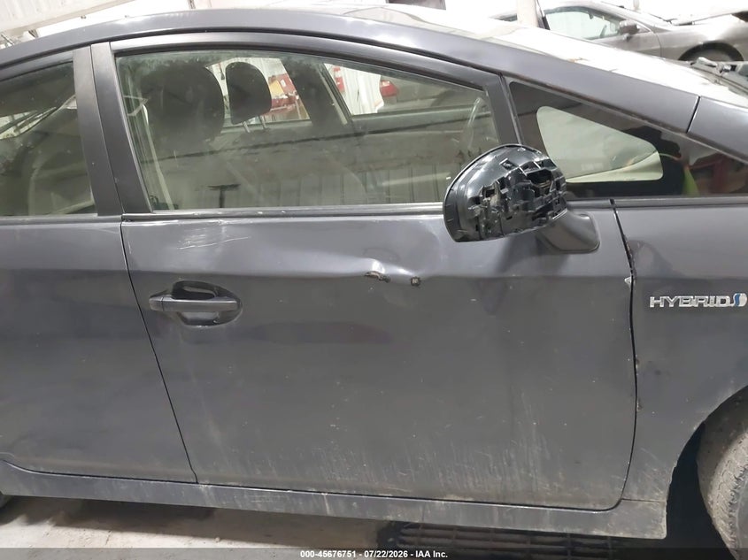 2013 TOYOTA PRIUS auction photo 6