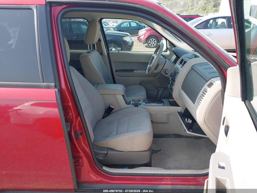 2011 FORD ESCAPE auction photo 5