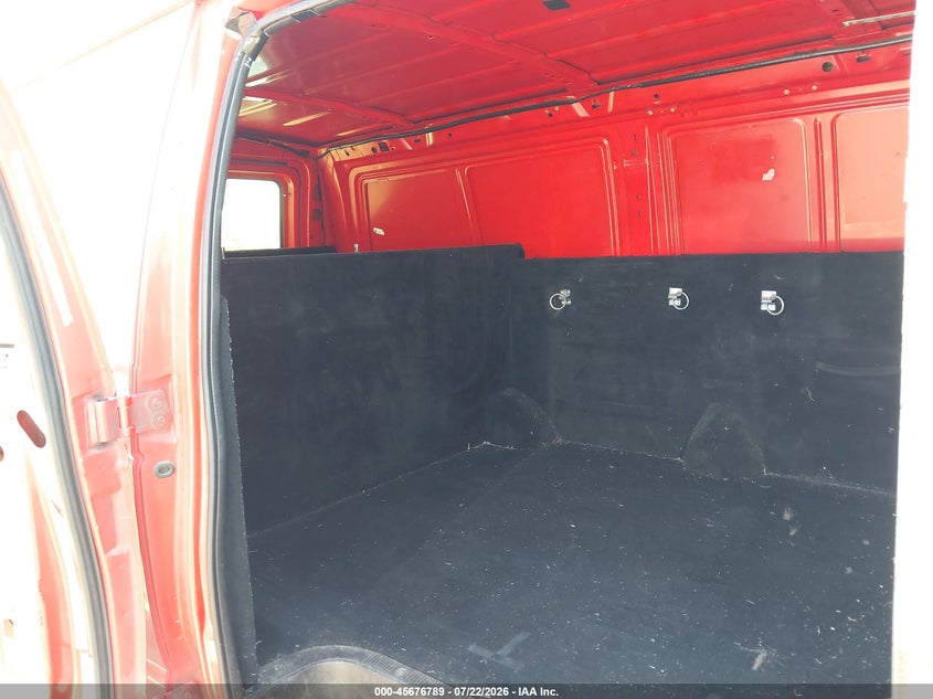 2001 FORD E-250 auction photo 8