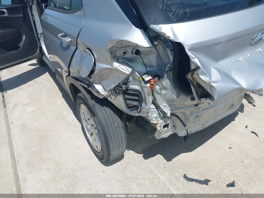 2022 Hyundai Venue Se VIN: KMHRB8A35NU201736 Lot: 45676904