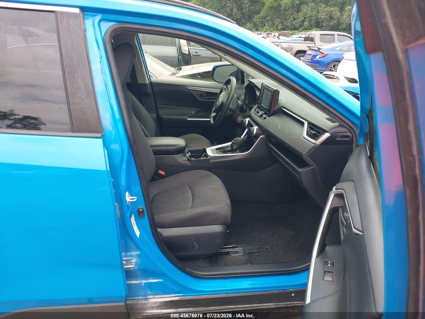 2019 TOYOTA RAV4 auction photo 5