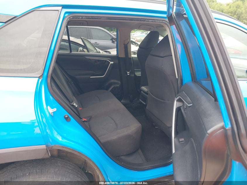 2019 TOYOTA RAV4 auction photo 8