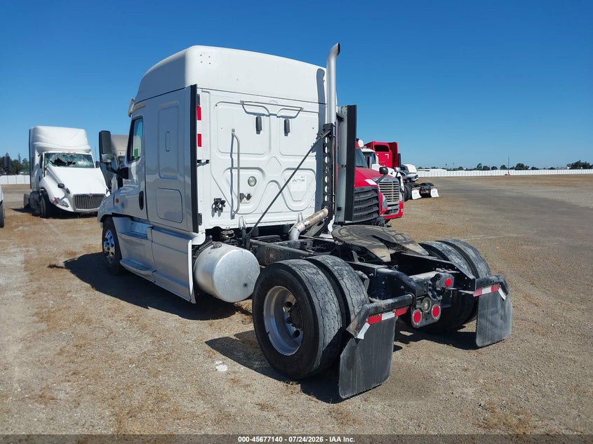 2019 FREIGHTLINER CASCADIA 125 auction photo 3