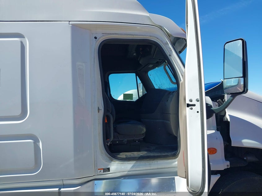 2019 FREIGHTLINER CASCADIA 125 auction photo 7