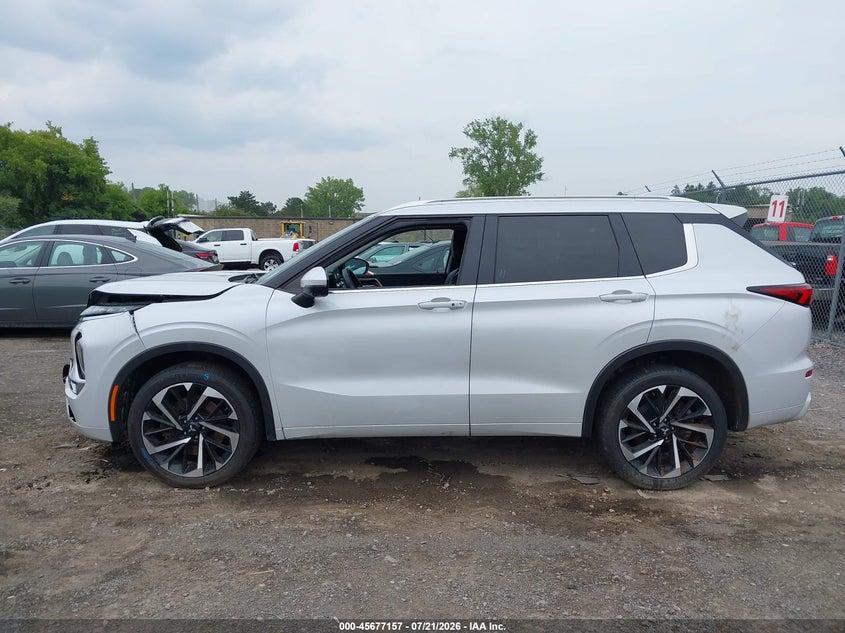 2022 Mitsubishi Outlander Sel 2.5 S-Awc/Sel Launch Edition S-Awc/Sel Special Edition S-Awc VIN: JA4J4VA87NZ015621 Lot: 45677157