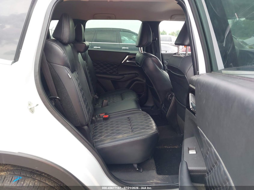 2022 Mitsubishi Outlander Sel 2.5 S-Awc/Sel Launch Edition S-Awc/Sel Special Edition S-Awc VIN: JA4J4VA87NZ015621 Lot: 45677157