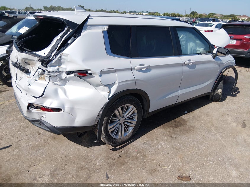 2022 MITSUBISHI OUTLANDER auction photo 4