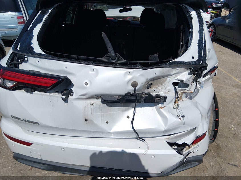 2022 MITSUBISHI OUTLANDER auction photo 6