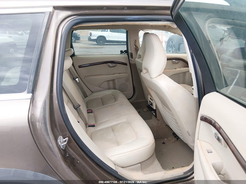 2015 VOLVO XC70 auction photo 8