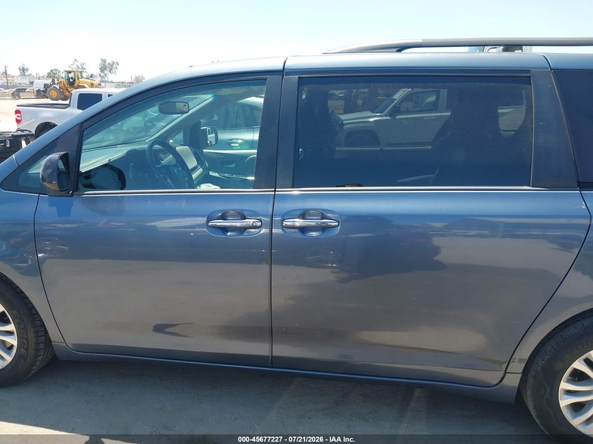 2016 Toyota Sienna Xle 8 Passenger VIN: 5TDYK3DCXGS717807 Lot: 45677227