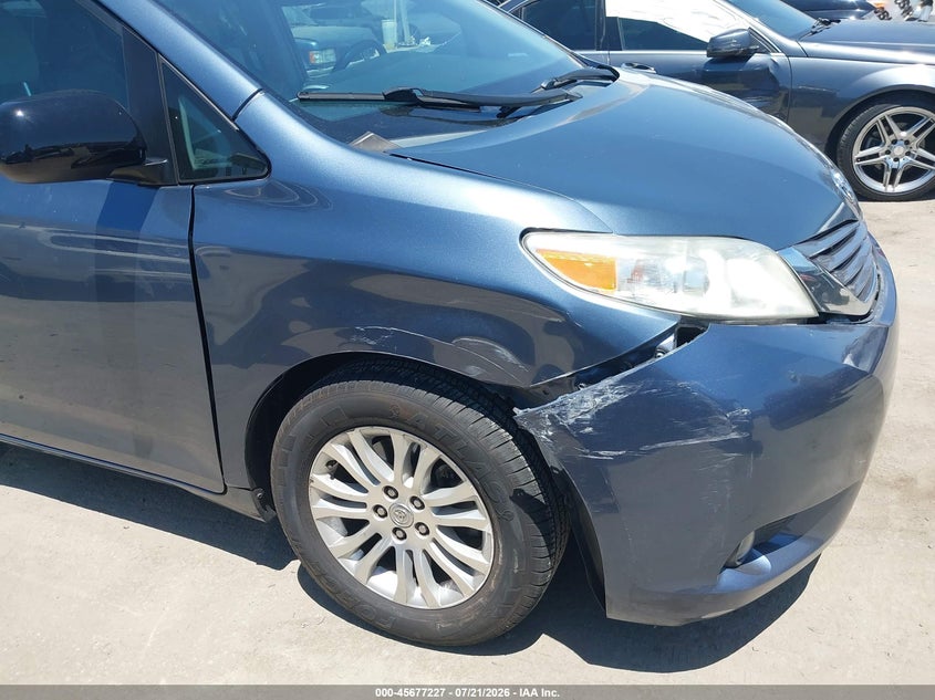2016 Toyota Sienna Xle 8 Passenger VIN: 5TDYK3DCXGS717807 Lot: 45677227