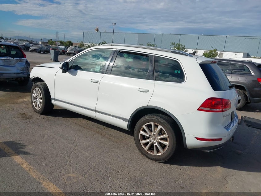 2013 Volkswagen Touareg Tdi Sport VIN: WVGEP9BP2DD013441 Lot: 45677243