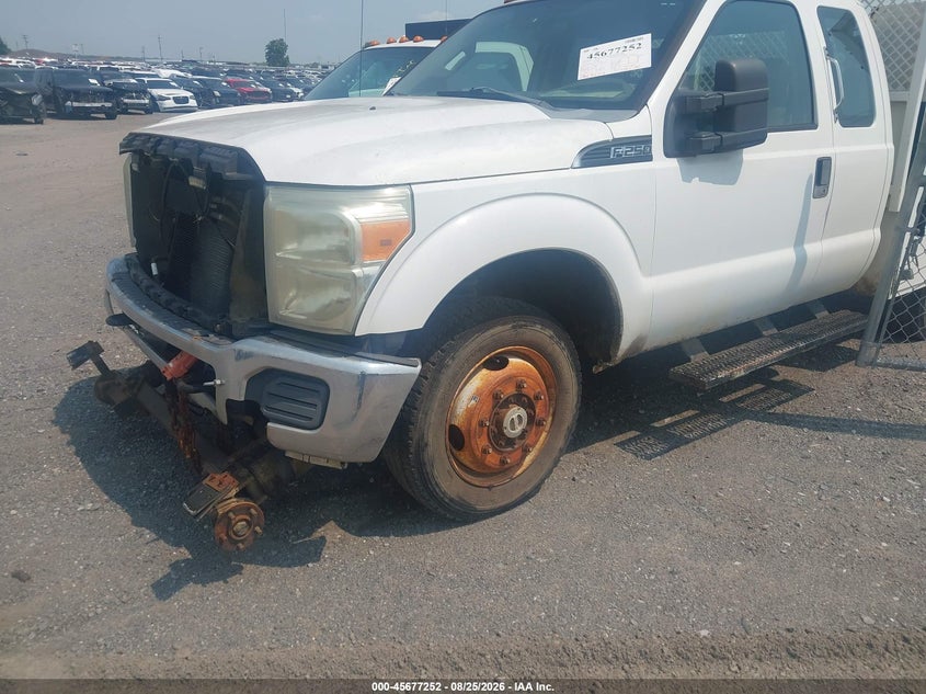 2011 FORD F-250 auction photo 2