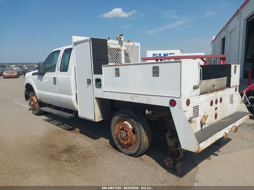 2011 FORD F-250 auction photo 3
