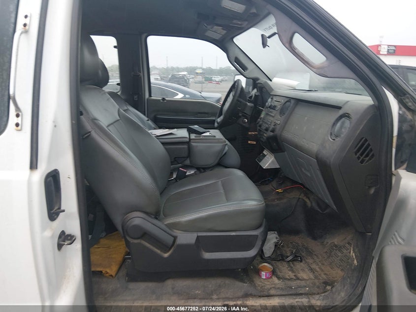 2011 FORD F-250 auction photo 5