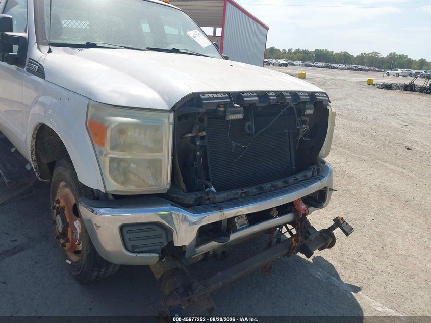 2011 FORD F-250 auction photo 6