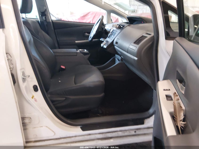 2012 TOYOTA PRIUS V auction photo 5