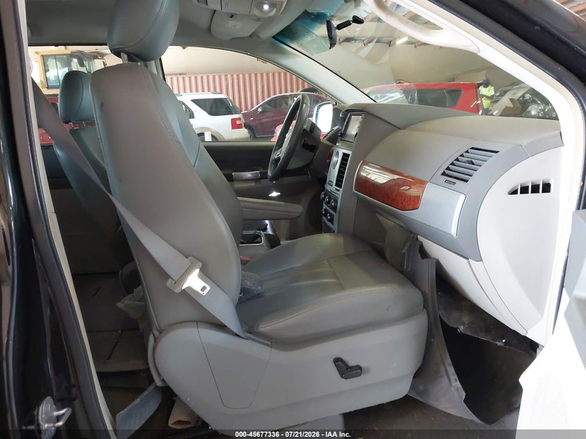 2008 Chrysler Town & Country Touring VIN: 2A8HR54P18R826993 Lot: 45677336