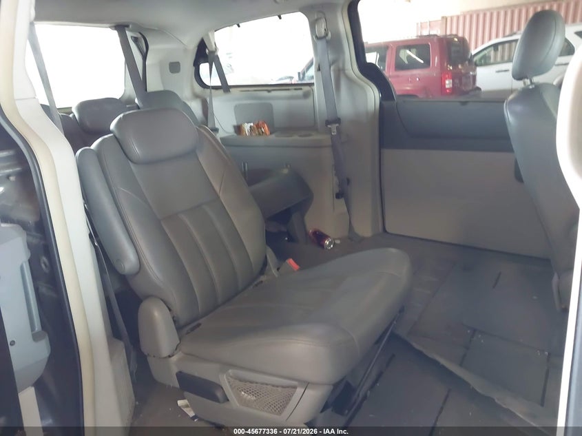 2008 Chrysler Town & Country Touring VIN: 2A8HR54P18R826993 Lot: 45677336