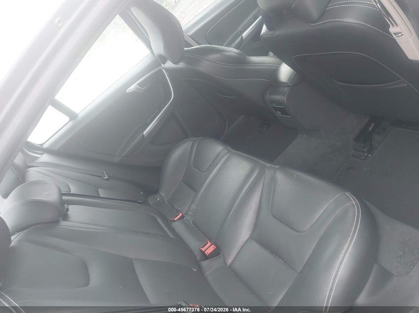 2017 VOLVO S60 auction photo 8
