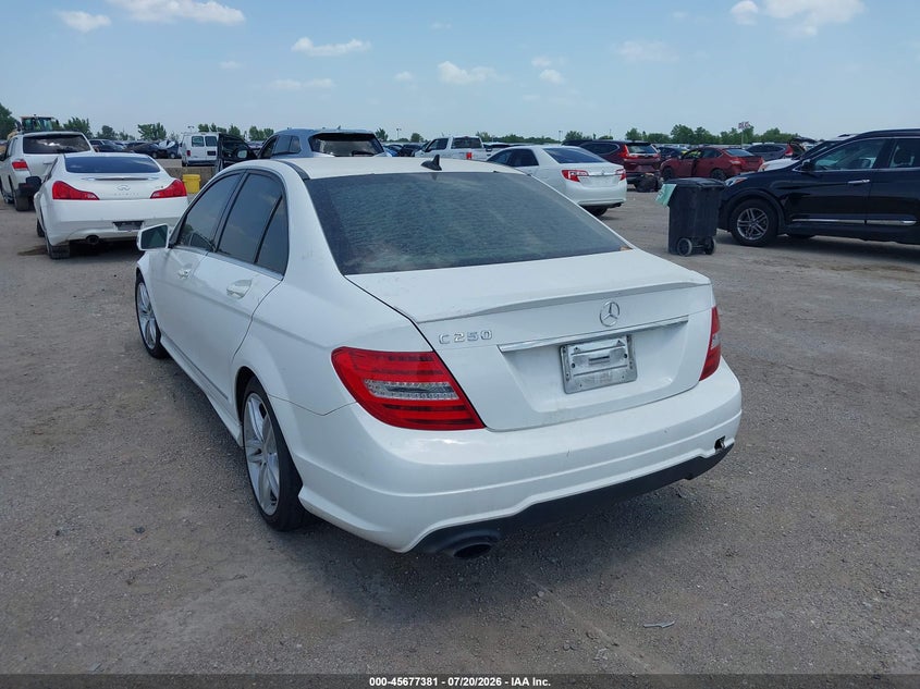 2013 Mercedes-Benz C 250 Sport VIN: WDDGF4HB2DR262894 Lot: 45677381