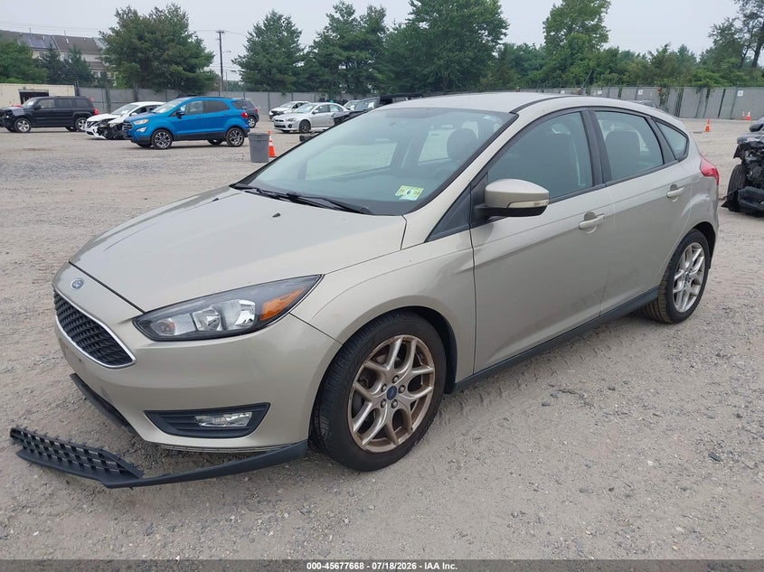 2015 Ford Focus Se 1FADP3K2XFL284019 photo 1