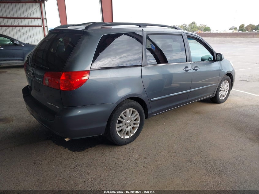 2010 TOYOTA SIENNA auction photo 4