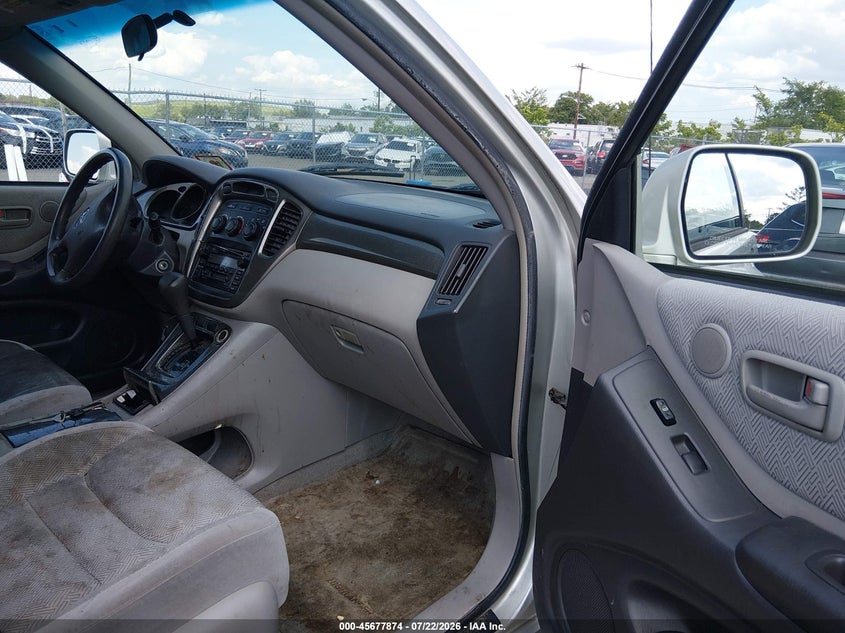 2003 TOYOTA HIGHLANDER auction photo 5