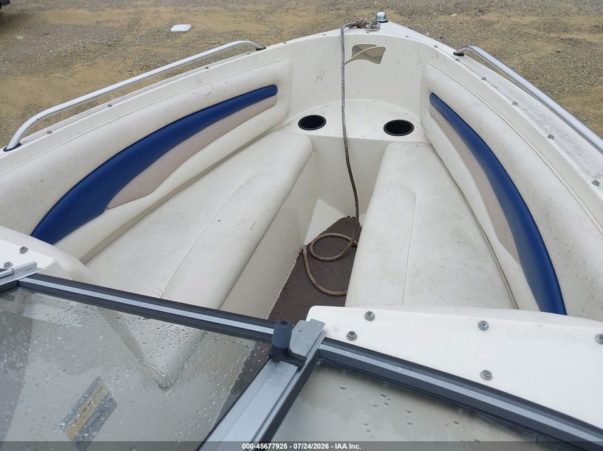 1998 STINGRAY BOAT auction photo 5